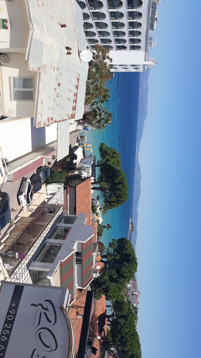 Kuşadasi kadinlar denizindeyim misafir etmek isteyen ciftler veya tek bayanlar dm den ulaşsın bana