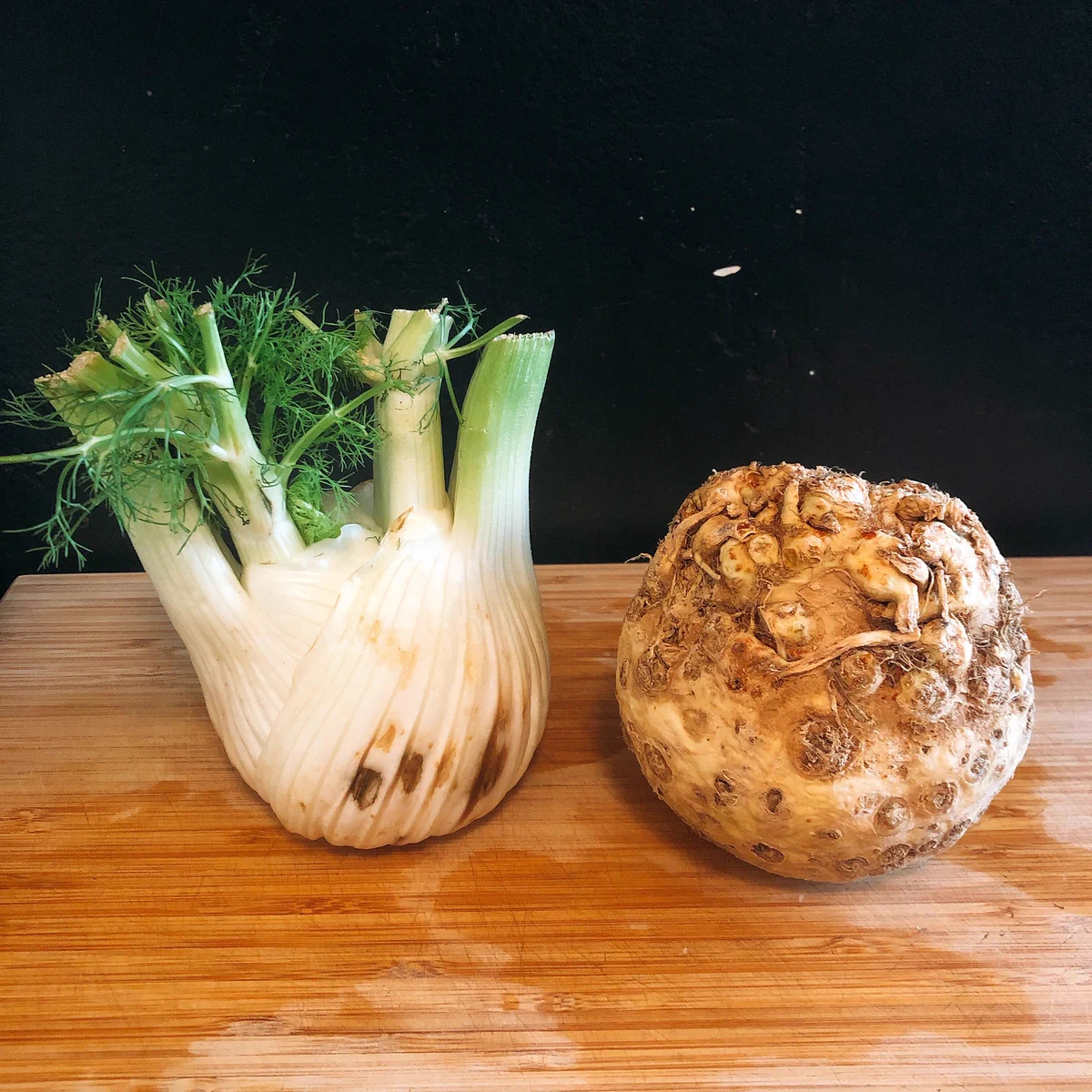 同居人が名称すら分からない野菜を残していった・・・誰かこの野菜教えて!!