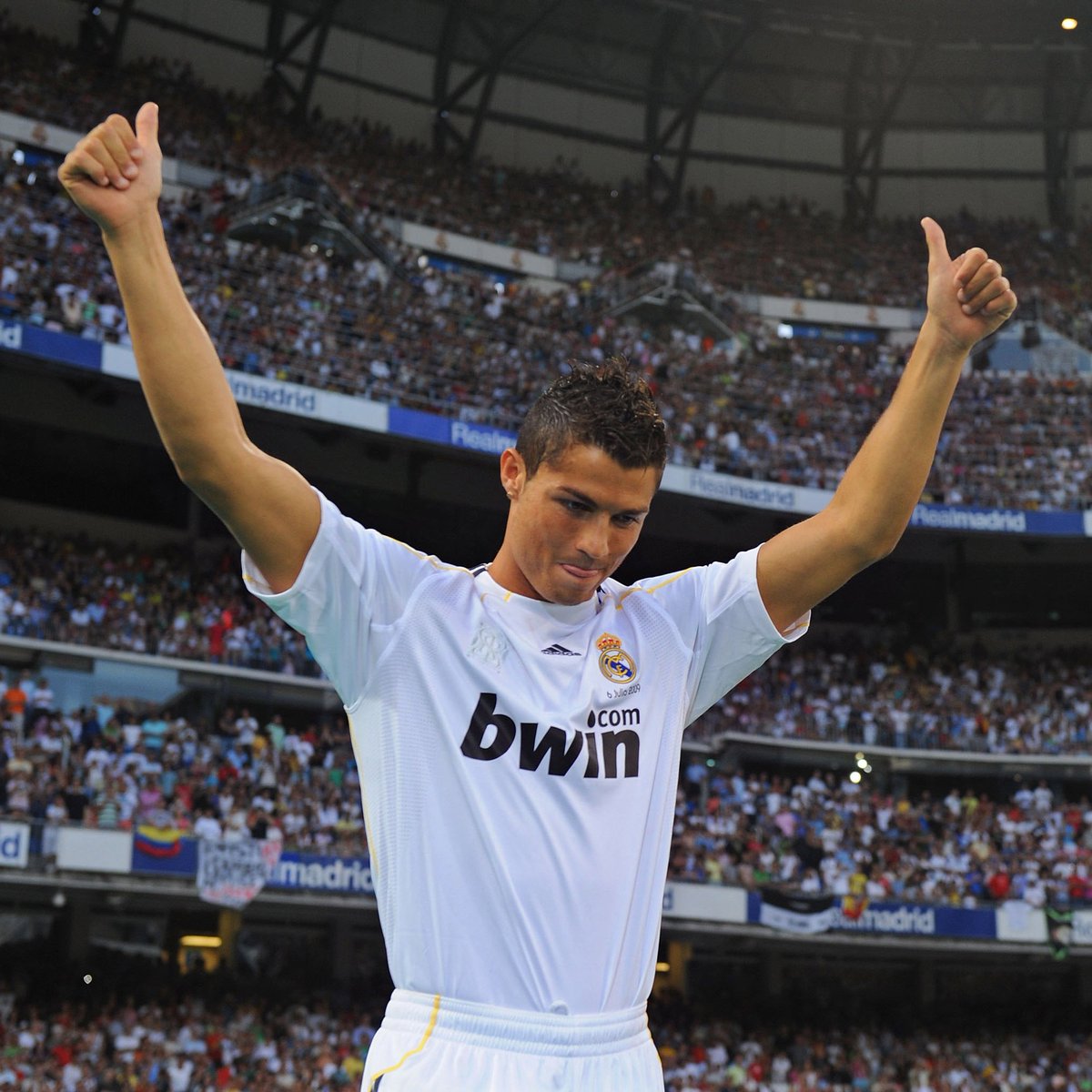 OnThisDay in 2009 Cristiano Ronaldo completed his world-record £80m move  from Manchester United to Real Madrid ✍ 👤 438 games ⚽ 450 goals