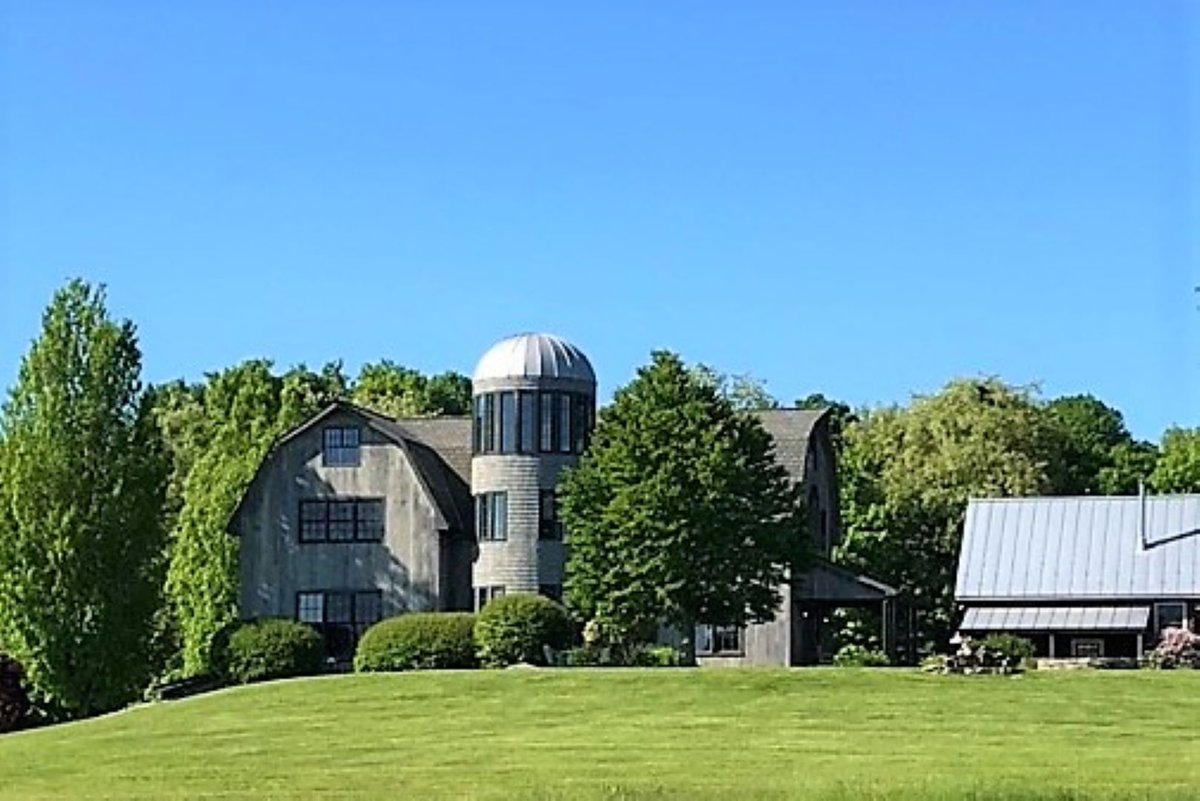 DoppelRE's tweet image. Motion Picture Film &amp;amp; Television / Movie Property Listing Available in #HudsonValley NY. The hilltop Silo House is on over 100 acres with amazing views. #DoppelRealEstate #NYMovieHomes doppelrealestate.com/grand-silo-hou…