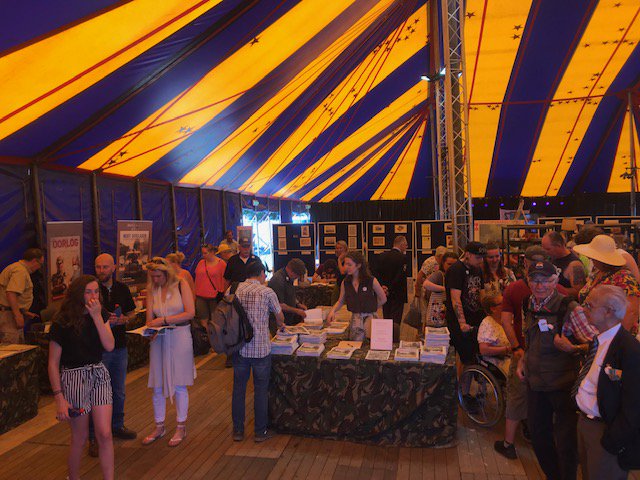 Militaire Courant (@militaircourant) on Twitter photo De vijftiende editie van de <a href="/NLVeteranendag/">Veteranendag</a> was een bijzonder feest! Bekijk hier onze reportage. #veteranendag <a href="/FuturoUitgevers/">Futuro Uitgevers</a> <a href="/DefensieOnline/">Ministerie van Defensie</a> @Vi_Doorn militairecourant.nl/2019/07/01/vet… De vijftiende editie van de <a href="/NLVeteranendag/">Veteranendag</a> was een bijzonder feest! Bekijk hier onze reportage. #veteranendag <a href="/FuturoUitgevers/">Futuro Uitgevers</a> <a href="/DefensieOnline/">Ministerie van Defensie</a> @Vi_Doorn militairecourant.nl/2019/07/01/vet…