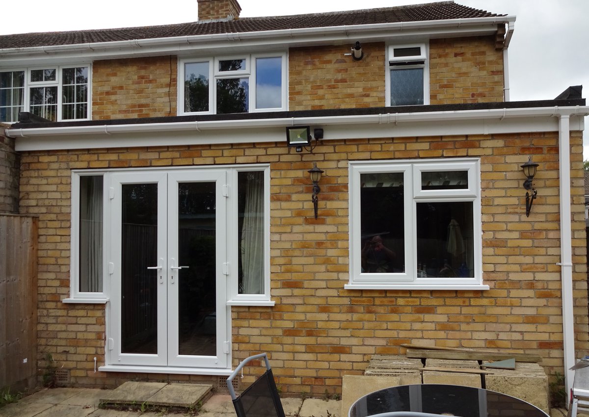 DistinguishedW's tweet image. Beautiful Bays! Fresh new windows and a cheeky set of French doors with side panels to freshen up the exterior of this property in #Kidlington ☺️ ☺️ ☺️