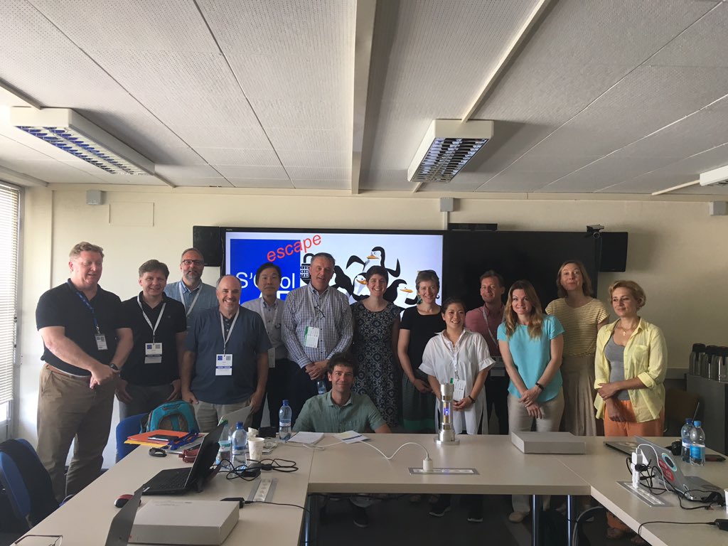 particlefan's tweet image. Of course we all won thanks to great collaborative work from @particlenews members. 😉 #escapegame #scoollab @CERN