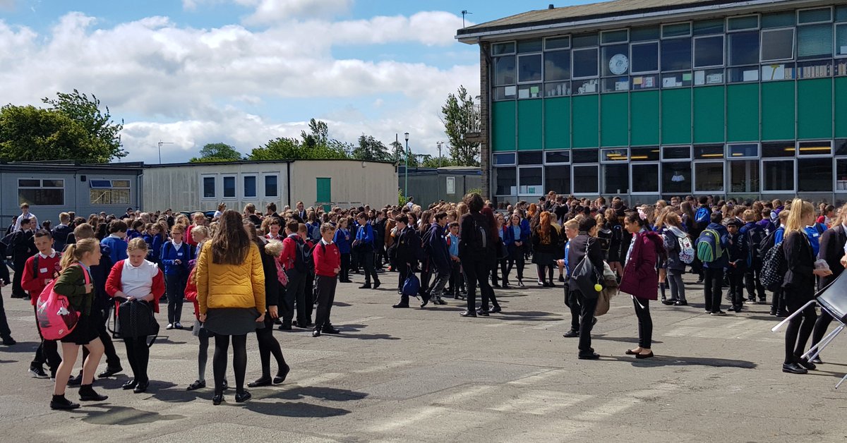 WhickhamSchool's tweet image. Y6 enjoyed meeting new friends &amp;amp; chatting with their Peer Support Mentors at break. Then it was time to line up in Tutor Groups ready for the next exciting lesson.
#Y6Transition