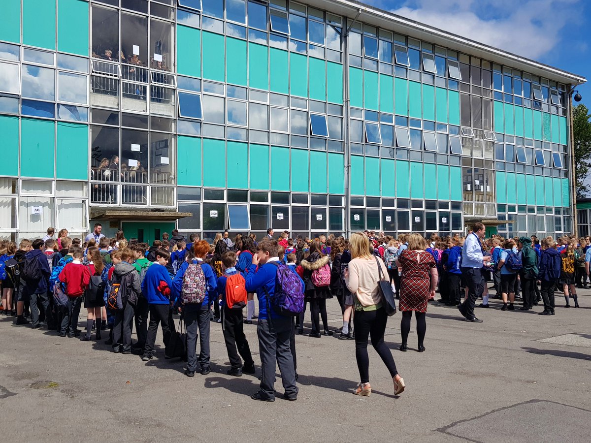 WhickhamSchool's tweet image. Y6 enjoyed meeting new friends &amp;amp; chatting with their Peer Support Mentors at break. Then it was time to line up in Tutor Groups ready for the next exciting lesson.
#Y6Transition