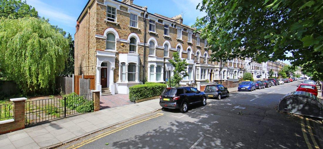 Great news! Average tenancy lengths have increased to 4.1 years – up from 3.9 years in 2017. Longer tenancies mean higher net returns for landlords over the long term and a reduction in the frequency of new #TenancyFeesAct costs. Read more here: bit.ly/2Xg0JDG