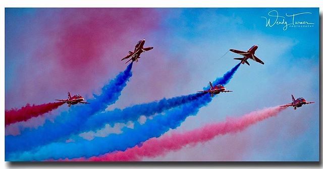 lovefstone's tweet image. So many great photos of yesterday. Including this one by @wendyturnerphotography 
#folkestone #kent #kentlife #redarrows #armedforcesday2019 #armedforces #🇬🇧 #flyinghigh #display #seisbest #changingphotography #aywmc2018 #aywmckent #edpscameraclub #📷… ift.tt/2NpkFiQ
