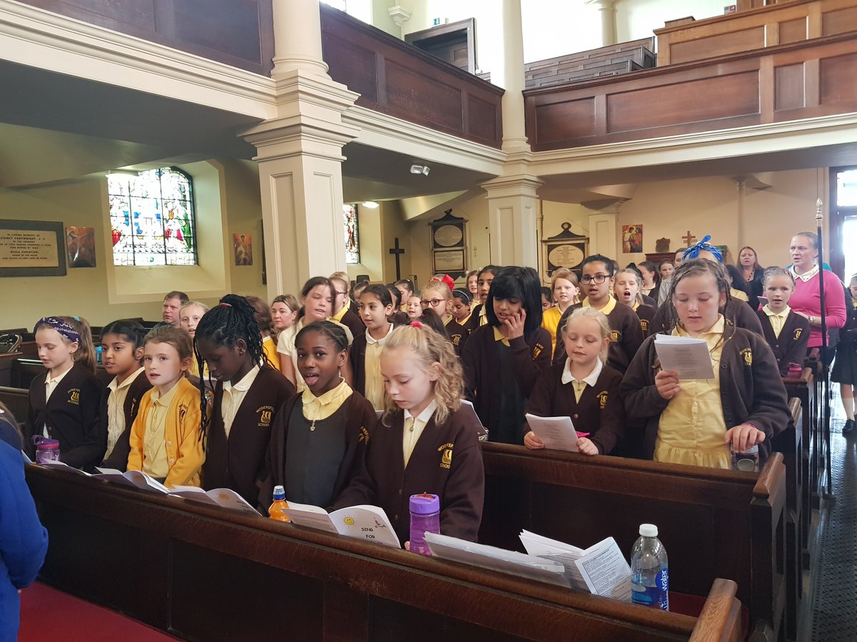 WodensfieldPri's tweet photo. Our choir have had a fantastic morning at #SingforSummer https://t.co/ITMvG9JKlL