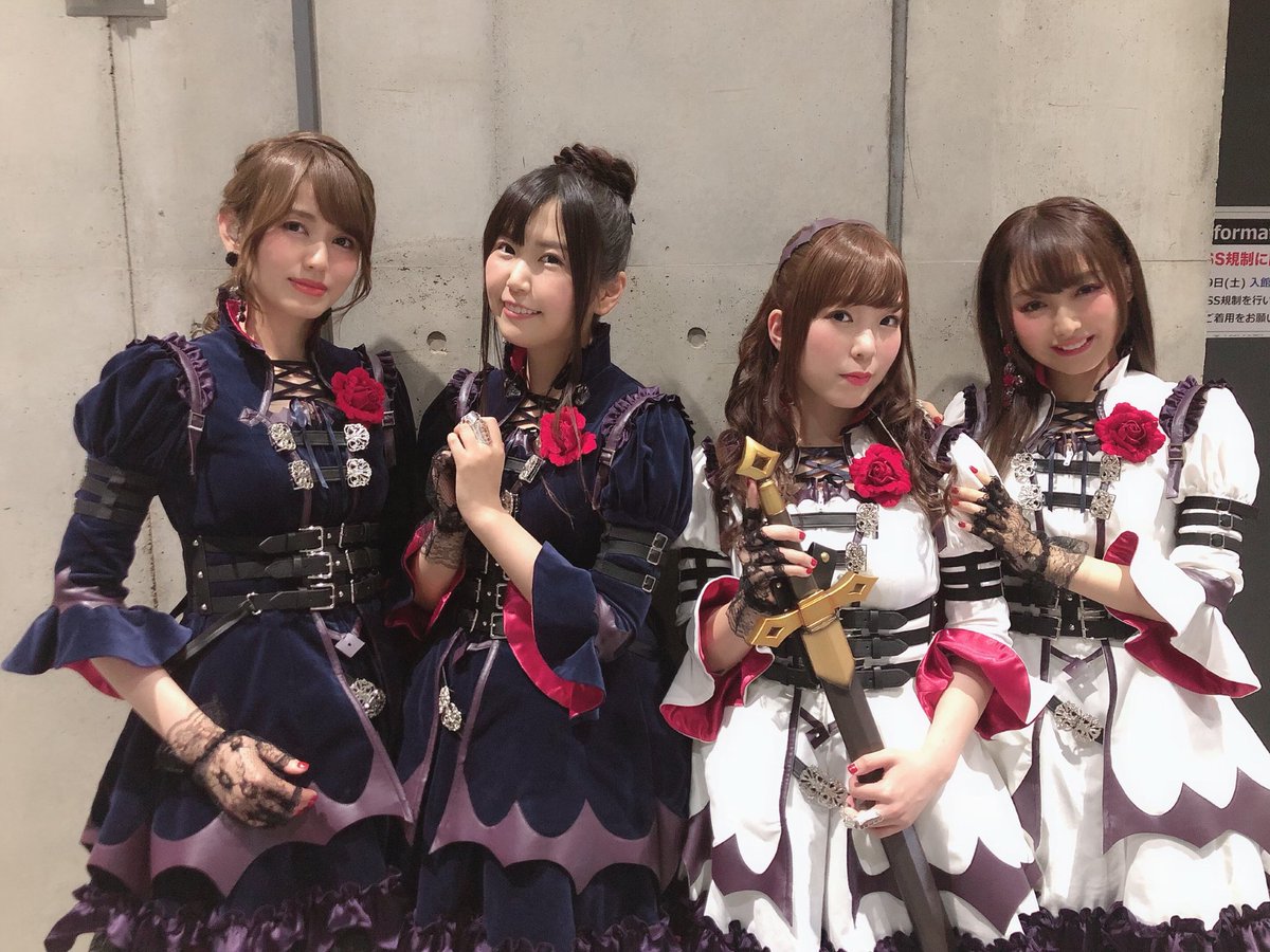 Uzivatel 藤井ゆきよ Na Twitteru ユニットでの写真 チーム 夜想令嬢 楽屋のテーブルも一緒で 二日間みんなでゲラゲラ笑ってた 楽しかったなー どんな言葉がいいか 相応しいものが選べないくらい 感謝してます みんなのことが大好きだ ありがとう 追加