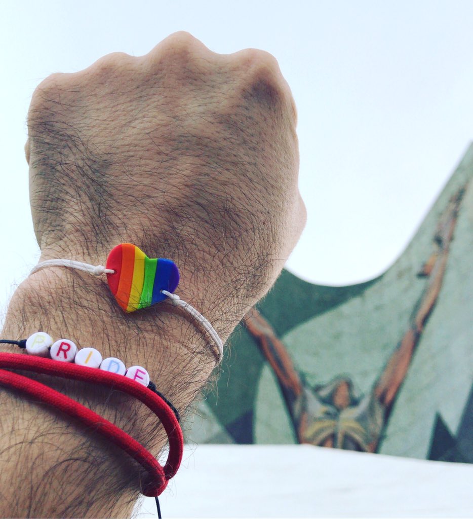 miltonrodolfoRC's tweet photo. #lovesavesus #pride #muchascosas #eatmeminifoodjewerly https://t.co/NlTrs5Xjv4