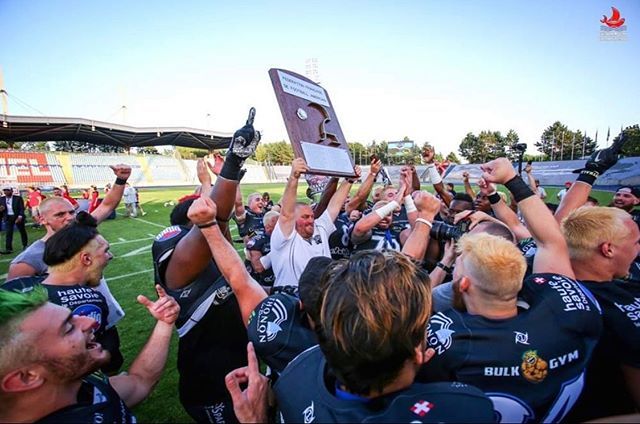 FFFA_officiel's tweet photo. #ELITEFOOTUS 🏈 On attendait tous la finale Elite avec impatience.... Félicitations aux @thononpanthers, CHAMPIONS DE FRANCE 2019 ! 🏆🎉 Ils se sont imposés 24 - 7 face aux @cougars_football95. Avec 6990 personnes au @lestadium_mel et plus de 20 000 per… https://t.co/jCYu9Htbno https://t.co/1NNc0lmQfk