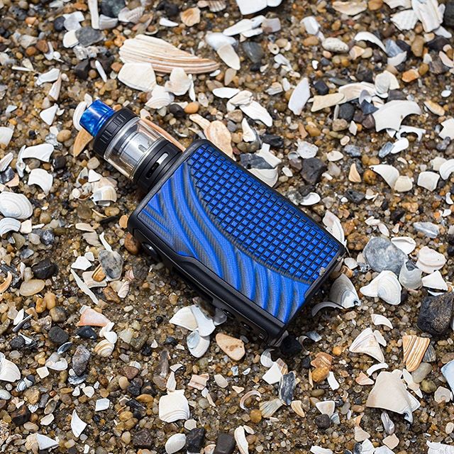vapouround's tweet photo. This week on #hypetrain - The @VANDYVAPE x @VaporTrailCh Swell Mod. This is a dual 18650 "life proof" mod, that's resistant to water and light impacts, with an improved Vandy Chip inside.
📷Credit: Vapor Trail Channel
#vandyvape #swellkit #swellmod #vapemod #vapegear https://t.co/TsEKAZVO82
