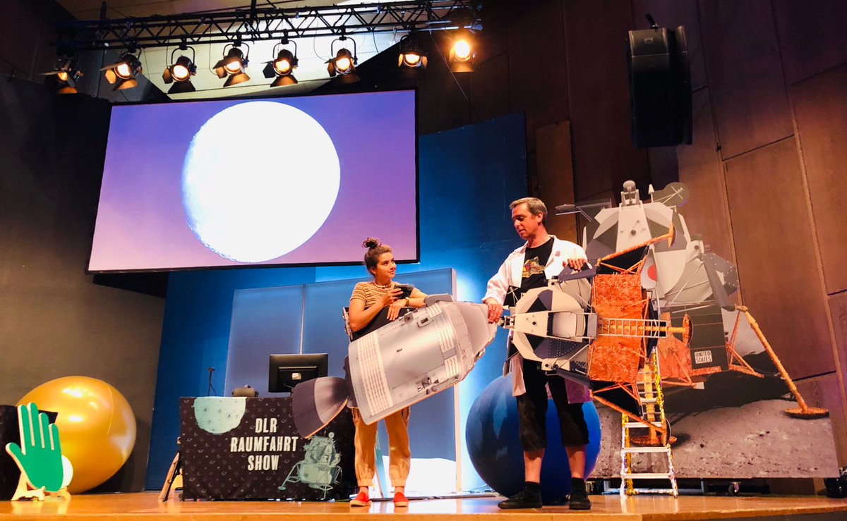 Letzte Probe der #DLR_Raumfahrt_Show für die Aufführungen in der Liederhalle in #Stuttgart. Morgen 14:30 Uhr für Kinder, Familien und für die allgemeine Öffentlichkeit. Eintritt frei.