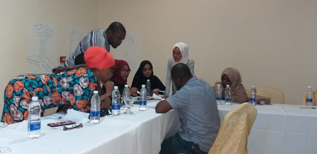 sumayya_mohd's tweet photo. Peace building training which was organised by The friends Of Zanzibar (Córdoba Foundation Of Geneva) where by they were a lot which were discussed mostly about Conflicts,Violence and how to maintain peace and stability in our community. https://t.co/YNlu36ZO4m