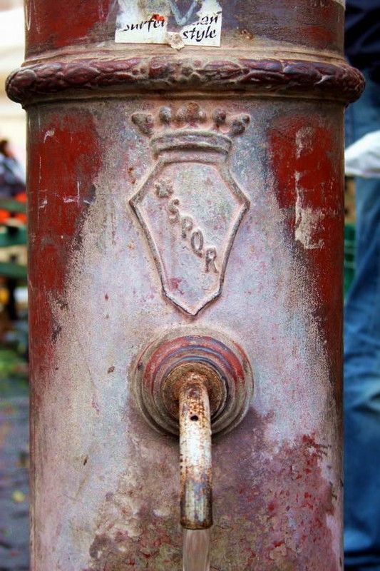 BeCauseWater's tweet photo. Fun Fact! There are 2,500 public drinking fountains in Rome that dispense cooled, clean water perfect for rehydrating on a hot summer day. These Nasoni date back to 1874 and can be found all around the city. When in Rome, no need to buy bottled water!

https://t.co/QzQAD6Ea24 https://t.co/mGdNSTkUE2
