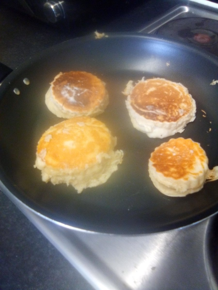 YPASLiverpool's tweet photo. Tonight South Thrive group explored Japan making Japanese style pancakes &amp; made lanterns which young people enjoyed making! #worldproject #teamwork https://t.co/FoKKyKQofc