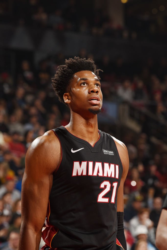 BleacherReport's tweet photo. Portland/Miami deal:

Heat receive:
- Moe Harkless
- Meyers Leonard

Blazers receive:
- Hassan Whiteside

(via @wojespn) https://t.co/IHYwkYJQSy