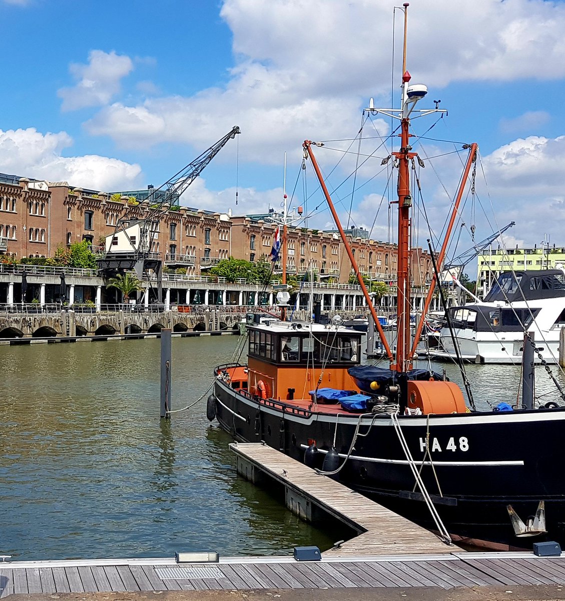 marian070249's tweet photo. #Entrepothaven
Kop van  Zuid https://t.co/oZeLZMQnE5