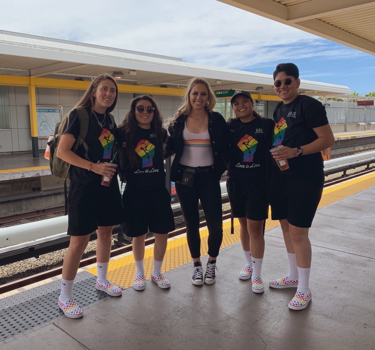 just_nikki10's tweet photo. Love is Love🏳️‍🌈 
until next time @SFPride ✌🏼
#HappyPride #Pride2k19 https://t.co/zLsJS0Zqy3