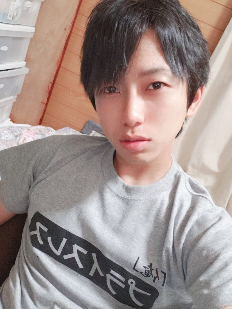 タネ少佐 全く女性にモテなくて 100万回自撮りと加工しまくって完成した一枚を武器に出会い系を始めた くそダサい服の奴の真似 T Co Zoxjqikze2 Twitter