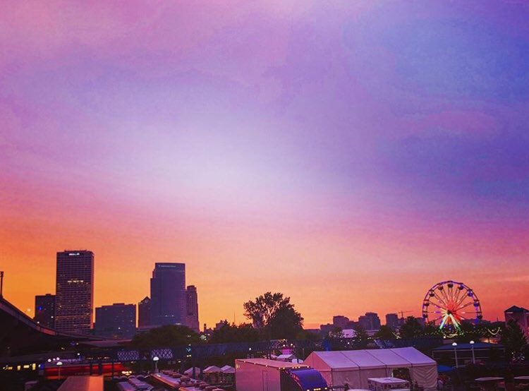 DearMKE's tweet image. You just can’t beat those colors.
📷: @squashnat 
#dearmke