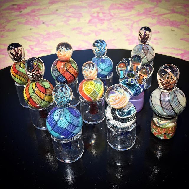 kkboroworks22's tweet photo. Reticello bubblecaps! Free shipping all week. $100 each. Dm for pics and info 🙏 #m#kinnickinnic #bubblecaps #reticello #glasspipes #summervibes #psychedelic #airtrap #imosion #dabs #errl #wax #sauce #diamonds #terps #710 #420 https://t.co/V2qdUZETA7 https://t.co/TykLKTA6QV