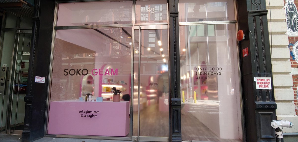 DWSnoopy's tweet photo. Love Soko Glam! Glad i got to stop by. Will be back again soon.
@sokoglam #sokoglam #skincare #onlygoodskindaysahead #porecleansing #oilyskincare #facemasks #koreanskincare #theklog #popupstore #nyc #sokoglampopup #kbeauty #sokohouse https://t.co/QNW6guIrIk