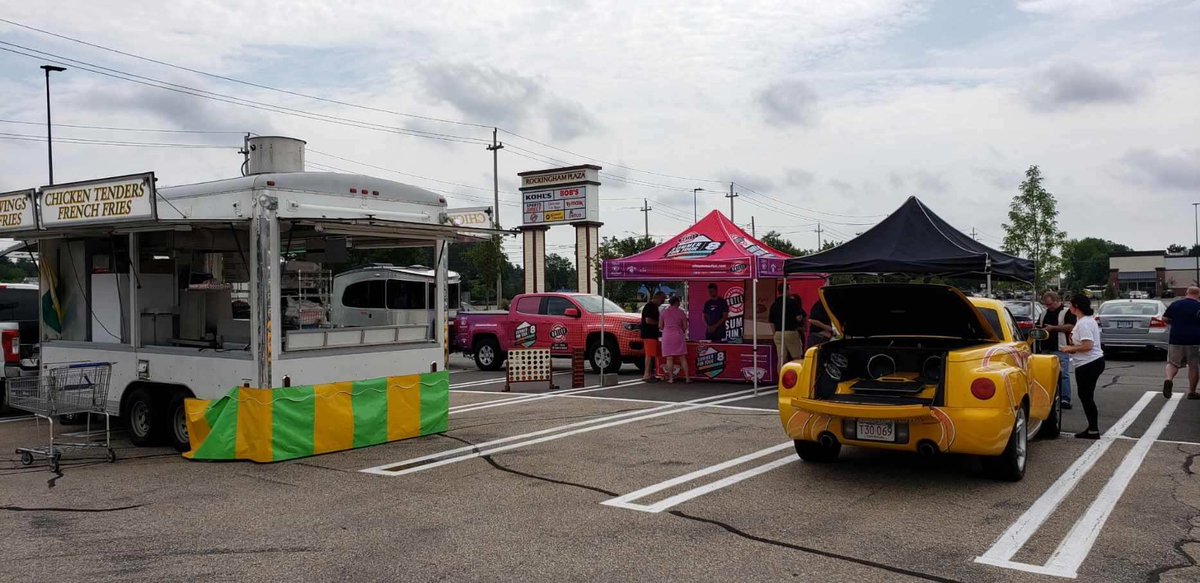 nhliquorwine's tweet photo. Thank you to everyone who stopped by our block parties in Salem and Nashua this weekend! We hope you had a blast and we can't wait to do it all over again this weekend in Portsmouth, Rochester, and Hampton! https://t.co/0uzG9Ag7xa #nhsummerfun #nh #liquor #wine https://t.co/f6T3jnVFpw