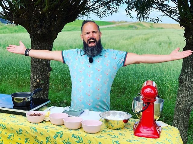 Vanmiddag een inspirerend bezoek gehad van TV kok Ramon Brugman! Opnames voor Binnenstebuiten! <a href="/KroNcrv/">KRO-NCRV</a>