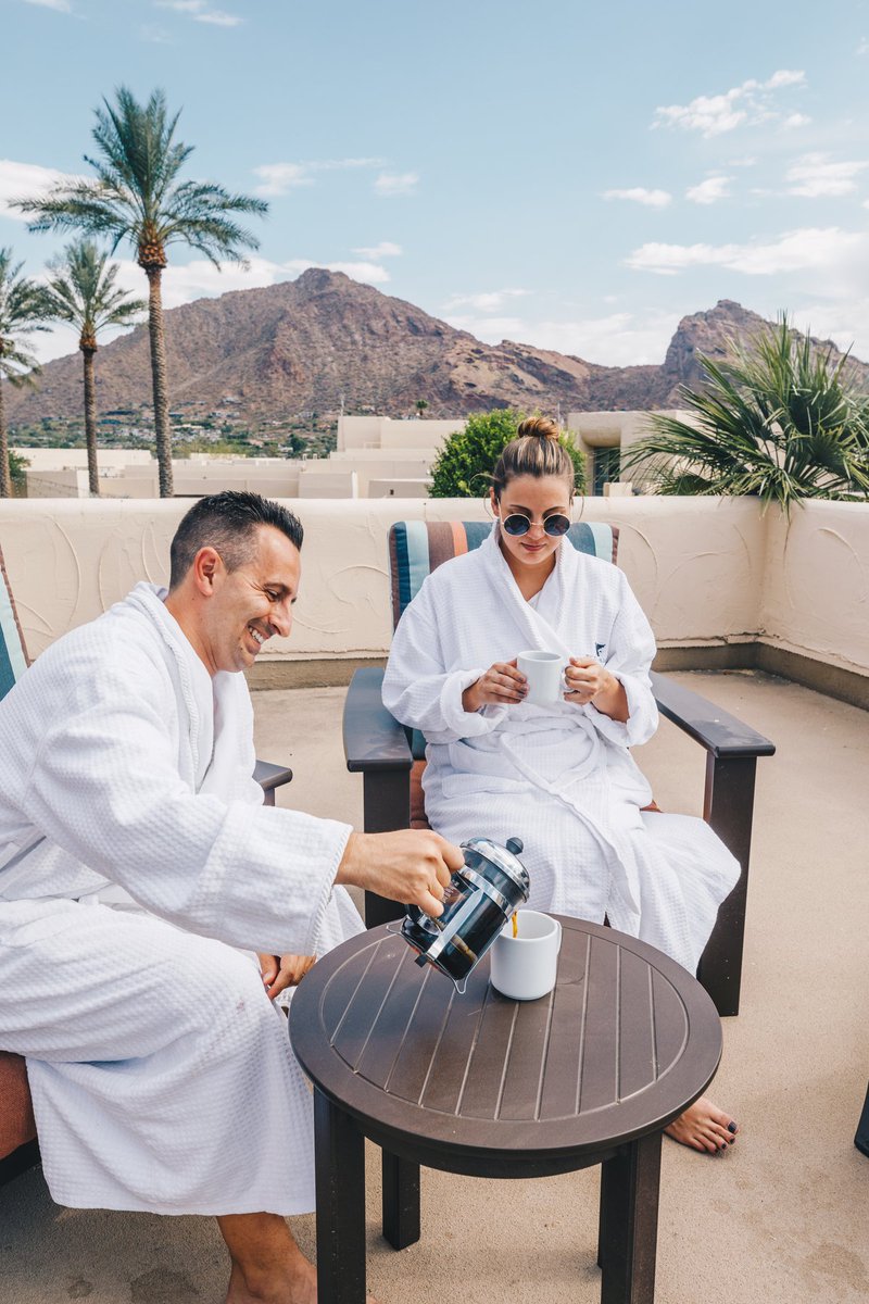 camelbackinn's tweet photo. At #CamelbackInn, your mornings come with a side of stunning Camelback Mountain views. https://t.co/M29jWzZ3x8 https://t.co/EpqMhUilW0