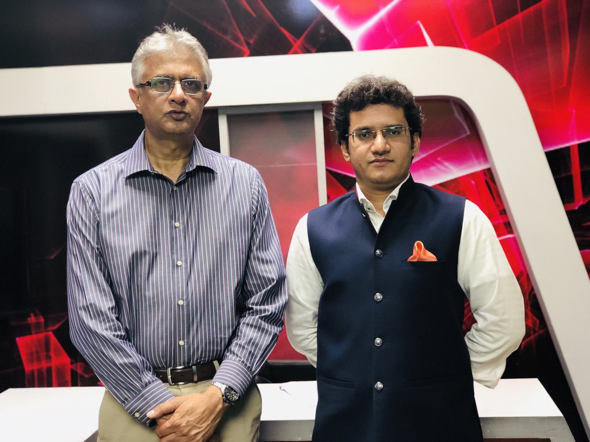 A talk about #AIDS 
CEO #ShoukatKhanamHospital Dr.Faisal Sultan,Specialist Infectious Diseases graced my show in Another remarkable episode  of #HealthTalkWithDrAbdulBasit at #UrduPoint
#DrAbdulBasit @DailyUrduPoint