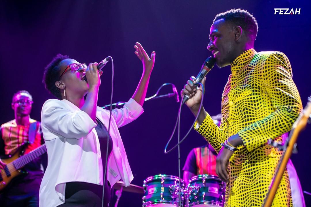 AloysMigadde's tweet photo. Mugabi #Alive at #Fezah was so epic and a non forgettable experience as I played my guitar 🎸 and he did his mic 🎤 magic 🗣#Aliveband #alivebandmusic #alivers #aliveafterfive #soundcloud #Sound #music #Followme #Uganda https://t.co/3ty1WZJdm0