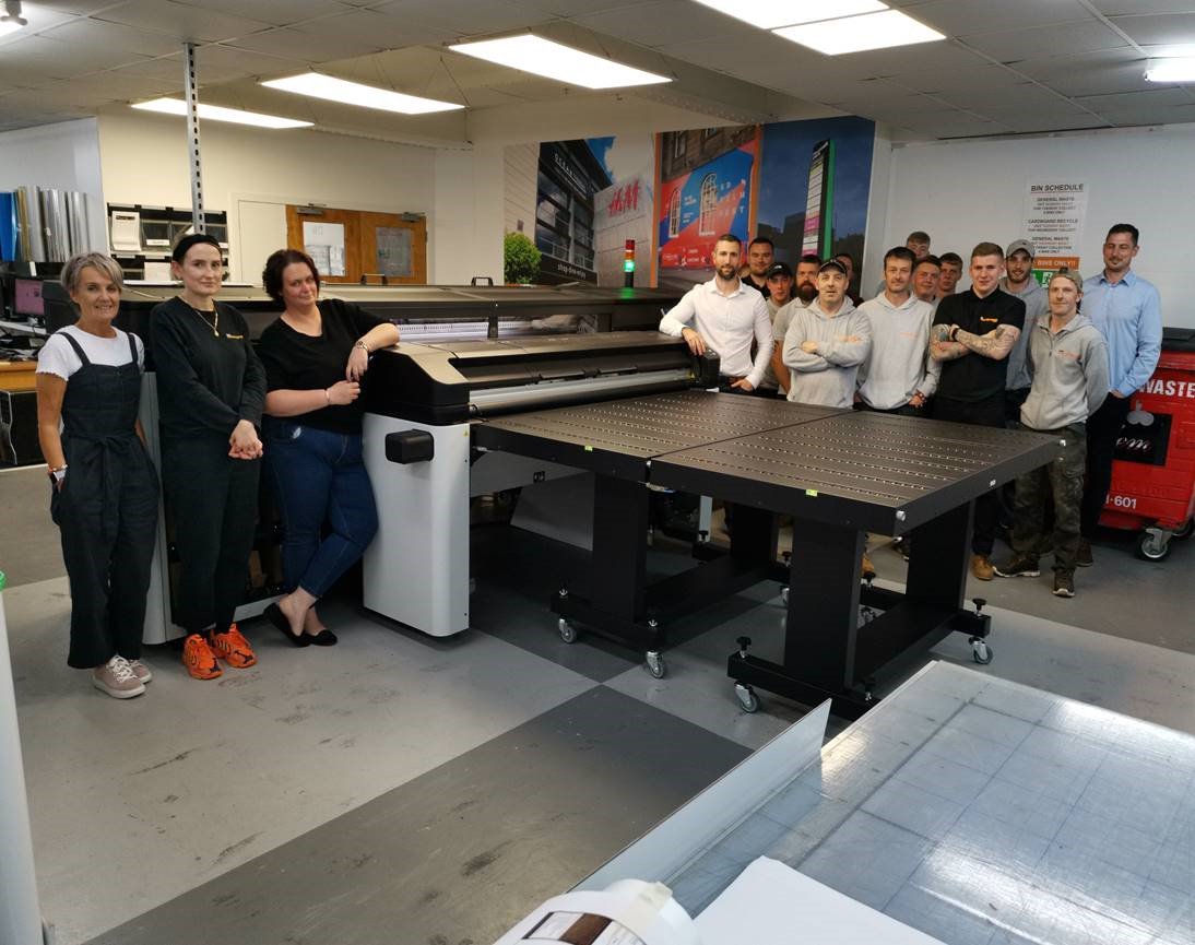 Congrats to @specializedsign in Edinburgh for installing the first HP Latex R1000 printer in the UK👏. We appreciate your business!