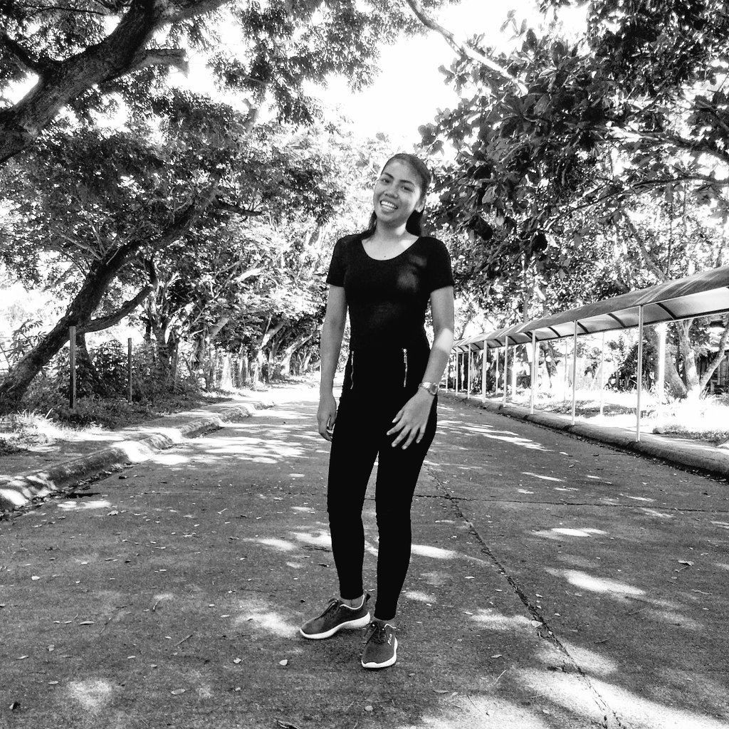 SianMae's tweet photo. Happy outside but dying inside😞 https://t.co/xqsnde9vLe