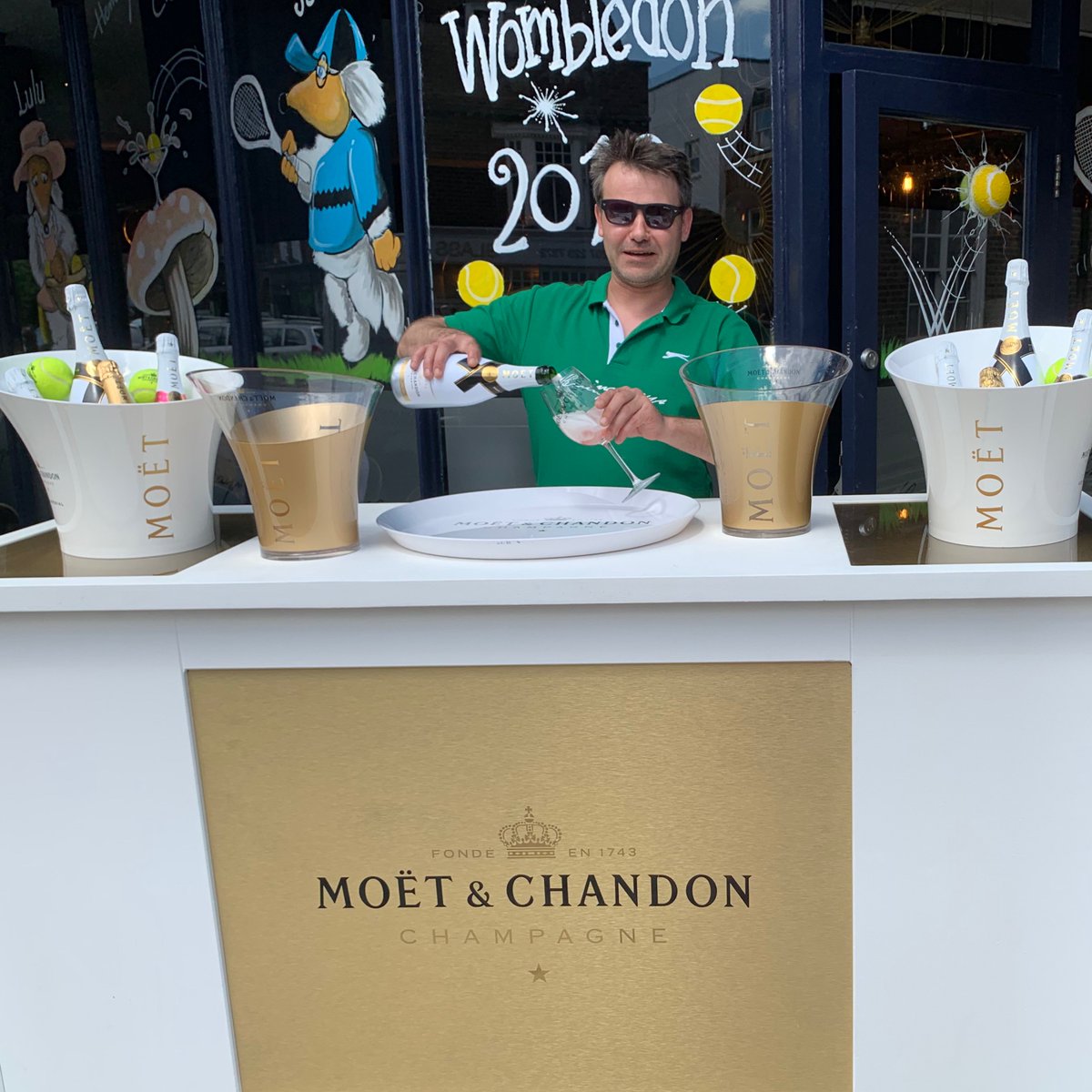 HemingwaysBar's tweet photo. Our @Moet_UK #Champagne Bar is now open and we’re ready to serve you the finest #bubbles throughout the #Championships.
#Cheers to a great fortnight!
#moetmoment #mustbemoet #MoetIce #MoetRose #MoetImperial #tennis🎾 #wimbledon2019 #sw19 #mondaymotivation #mondaymood https://t.co/1EPDoJn1V1