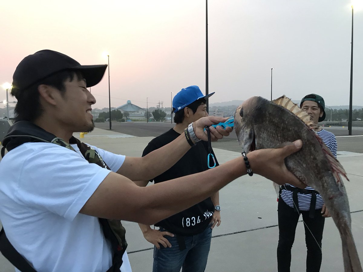 ichimiyan0129's tweet image. ビックバッカーソフトバイブ、BRSで盛大にやらかしてます！
皆んなと喜び合って最高の瞬間でした！
#ジャッカル #釣りよかでしょう