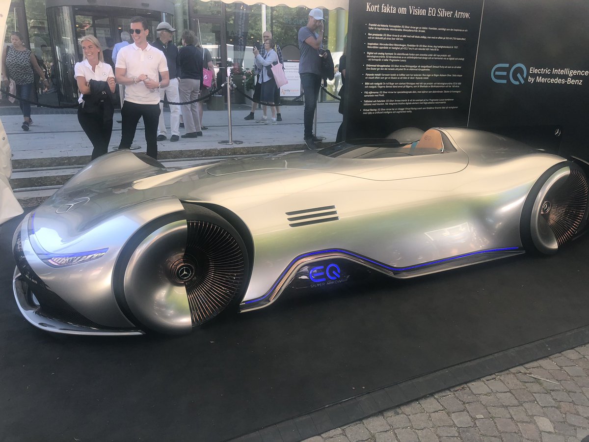 MarkusAlin's tweet photo. Tesla har haft bilar i trafiken som lastar bättre än en Skoda och är snabbare än en Ferrari.... och vad gör Mercedes år 2019? #görvirättsaker https://t.co/ZgSuEkbWWN
