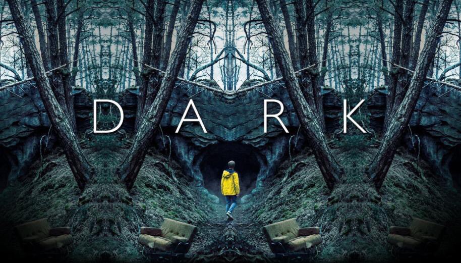 _DNVP_'s tweet photo. Dark เป็นซีรีย์เยอรมันที่พล็อตน่าสนใจ แต่ทำไมไม่ค่อยแมส พอได้ดูเข้าใจแล้ว55 เอาจริงคนชอบก็จะคลั่งมาก คนไม่ชอบก็จะเกลียดไปเลย เพราะเนื้อหามันซับซ้อนมากประมาณนึง ต้องตั้งใจดู สต.อยู่ฝั่งที่ชอบมากกกก อยากแนะนำให้ดู แม่ง"โคตรล้ำ!" มีอะไรให้ว้าวได้ตลอด https://t.co/jkyPvdiVCR