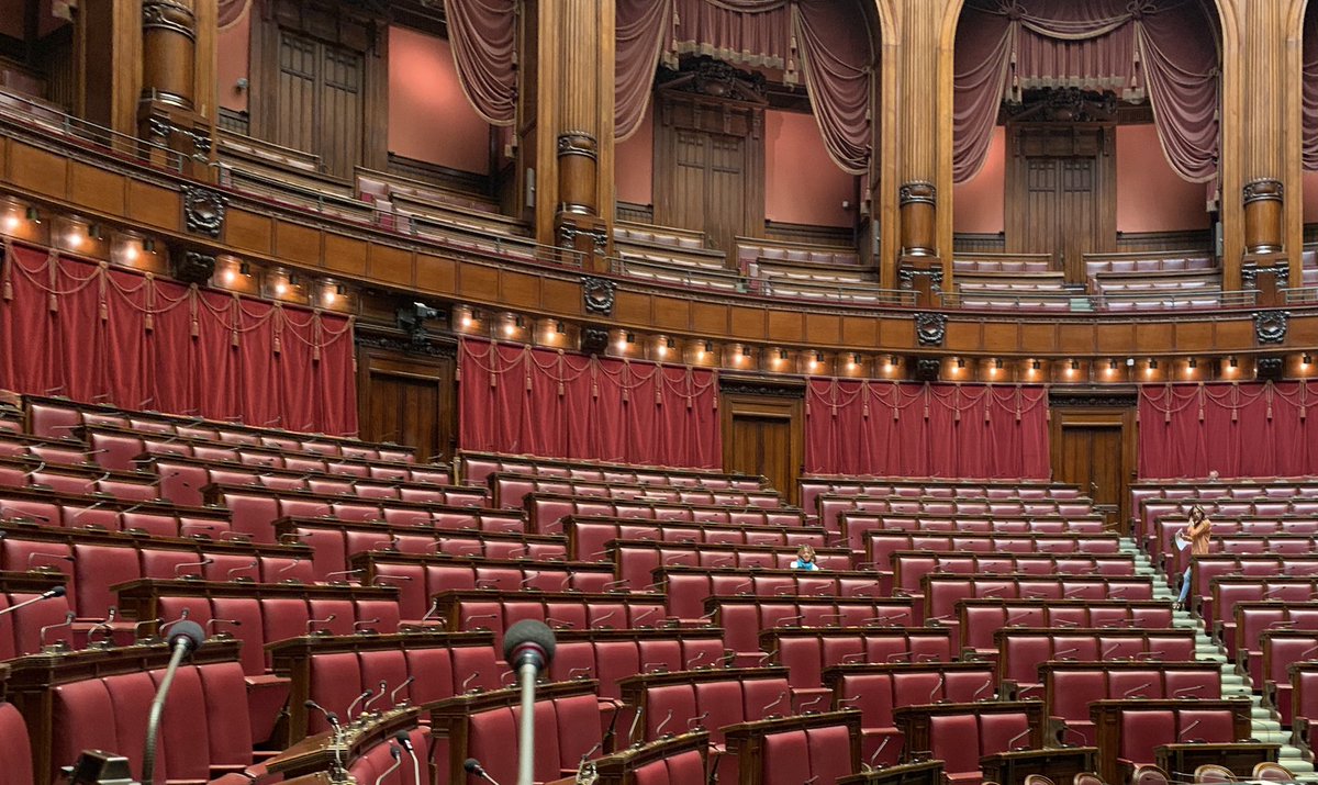 Si discute in aula sui pazienti oncologici. Un leghista, uno. Zero grillini. Zero. <a href="/Montecitorio/">Camera dei deputati</a> <a href="/Deputatipd/">Deputati PD</a>