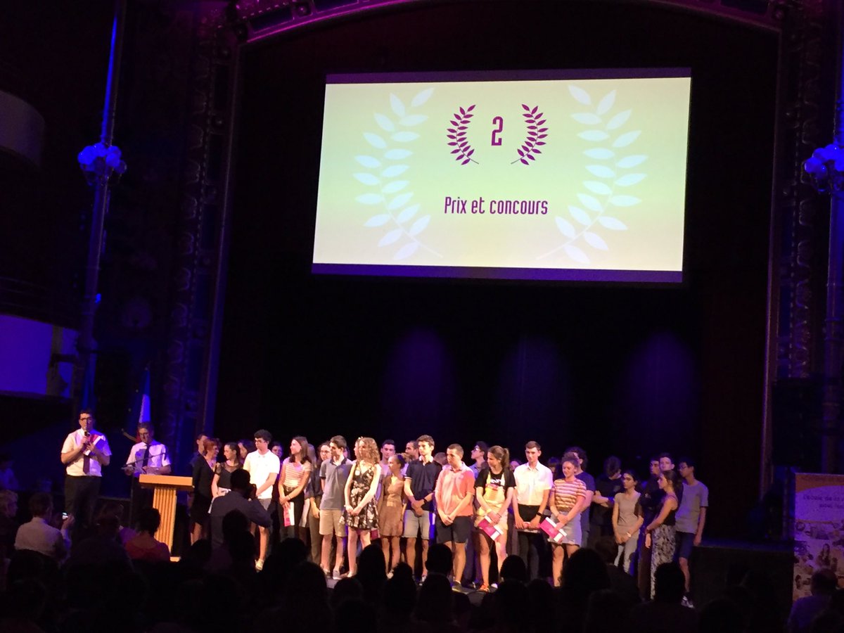 lyceeberard's tweet photo. Bel événement que celui des victoires de l’école auquel plusieurs de nos élèves participent pour leurs récompenses aux olympiades et à leur engagement citoyen, bravo !
#VictoiresÉcoles2019 @acbesancon https://t.co/tZkIiY1ec6