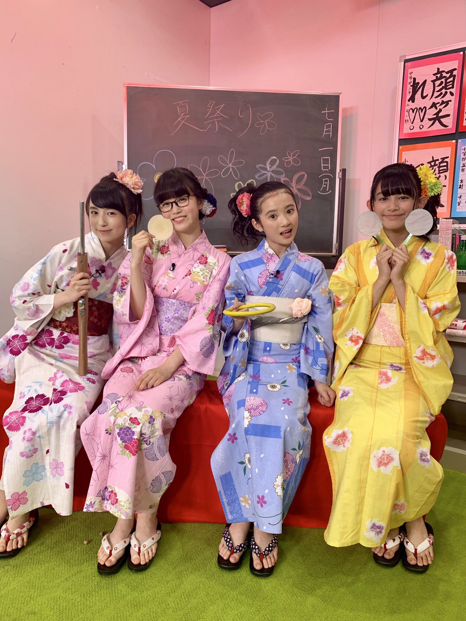 Twitter 上的 さくら学院 職員室 本日から7月 七夕も近いということで 本日は浴衣での登場回でした 屋台ゲームでわいわいしている様子も楽しんでいただけましたか 2枚目は放送中にみんなが撮った自撮り写真です Freshマンデー T Co Yvbd3bjvgk Twitter