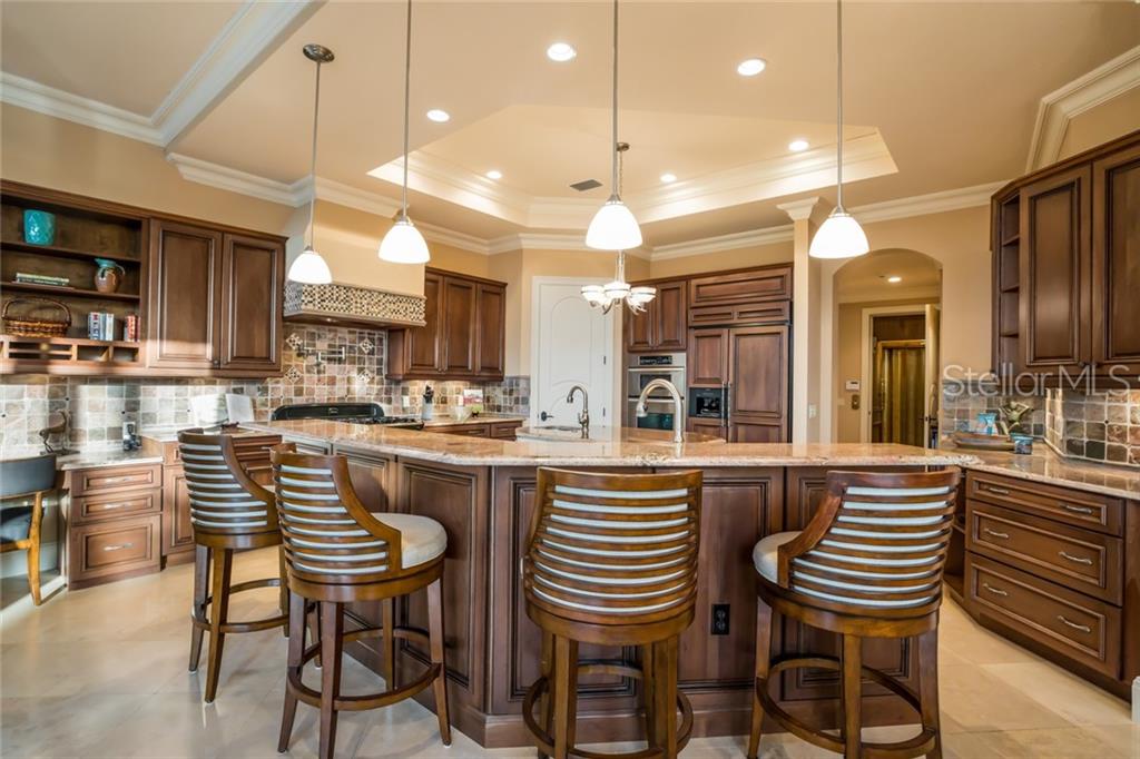 MSCOpenHouses's tweet photo. Just Listed 3/4 waterfront home for sale in #RivieraDunes in #Palmetto, Florida https://t.co/tgTeg6Aq5b #yacht #marina #manateeriver https://t.co/961RHouE9E