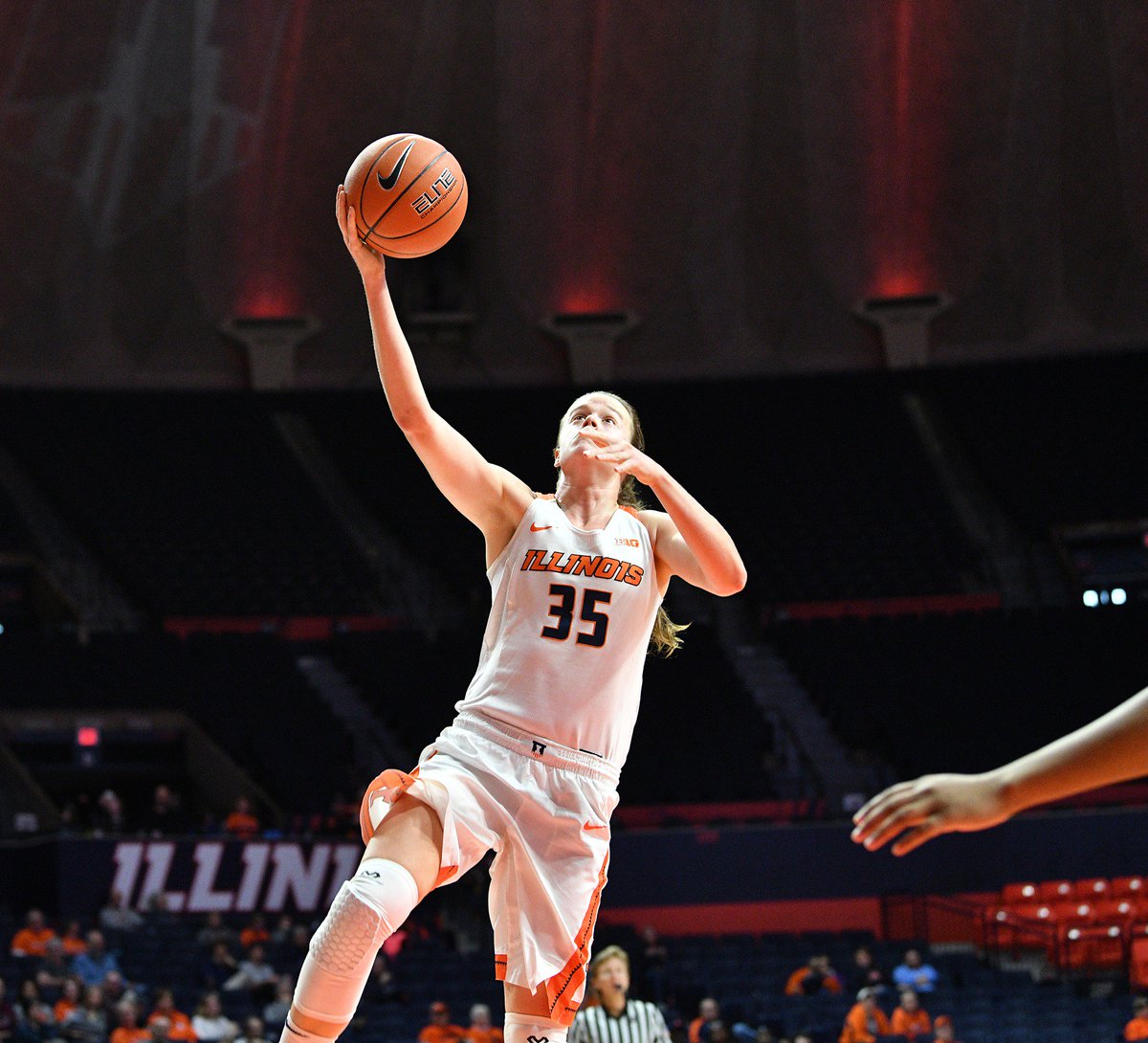 IlliniAthletics's tweet photo. More top moments from 2018-19... 

🔶 @IlliniMBB tops #7 Michigan State 
🔷 @IlliniWBB defeats #12 Minnesota 
🔶 @lingkuhn qualifies for NCAA Diving Championships 
🔷 @americasuka2 earns All-America honors 

#Illini https://t.co/SmbSUwy08S