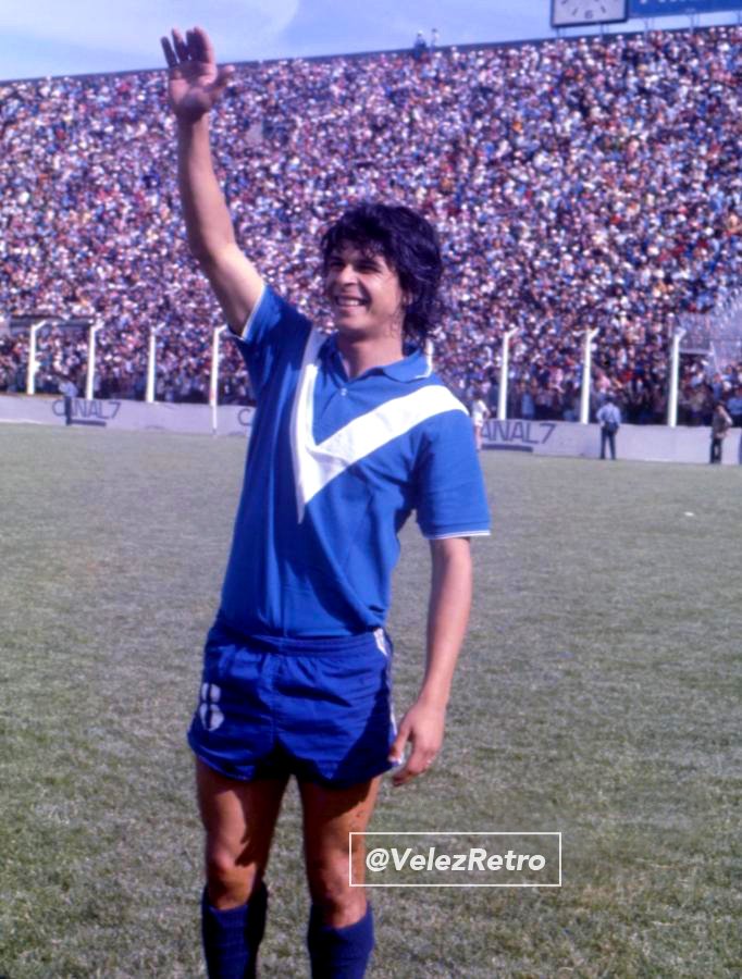 Vélez Retro tweet media