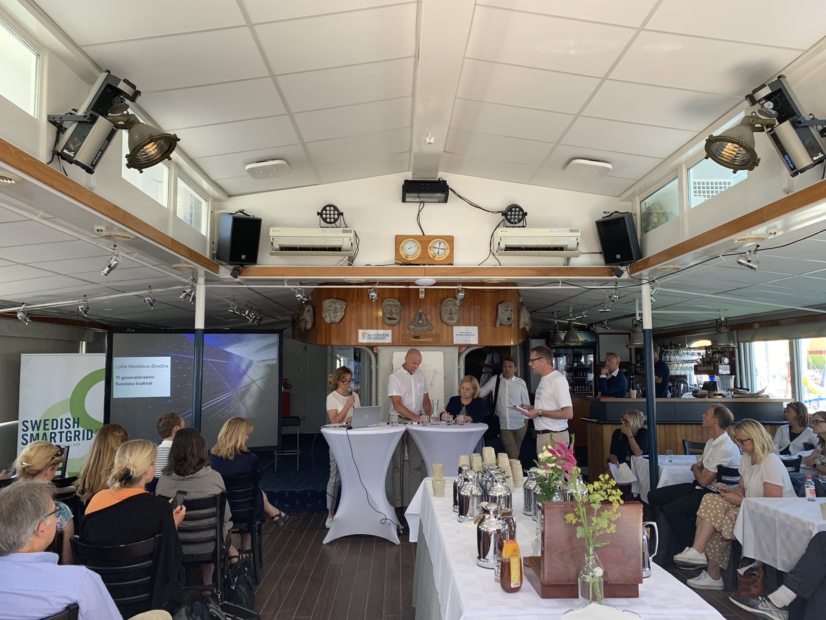 Robert Andrén @GDenergi Anne Vadasz Nilsson <a href="/ei_sverige/">Ei Sverige</a> och Lotta Medelius-Bredhe <a href="/svenskakraftnat/">Svenska kraftnät</a> kommenterar roller och ansvar för flexibilitet.