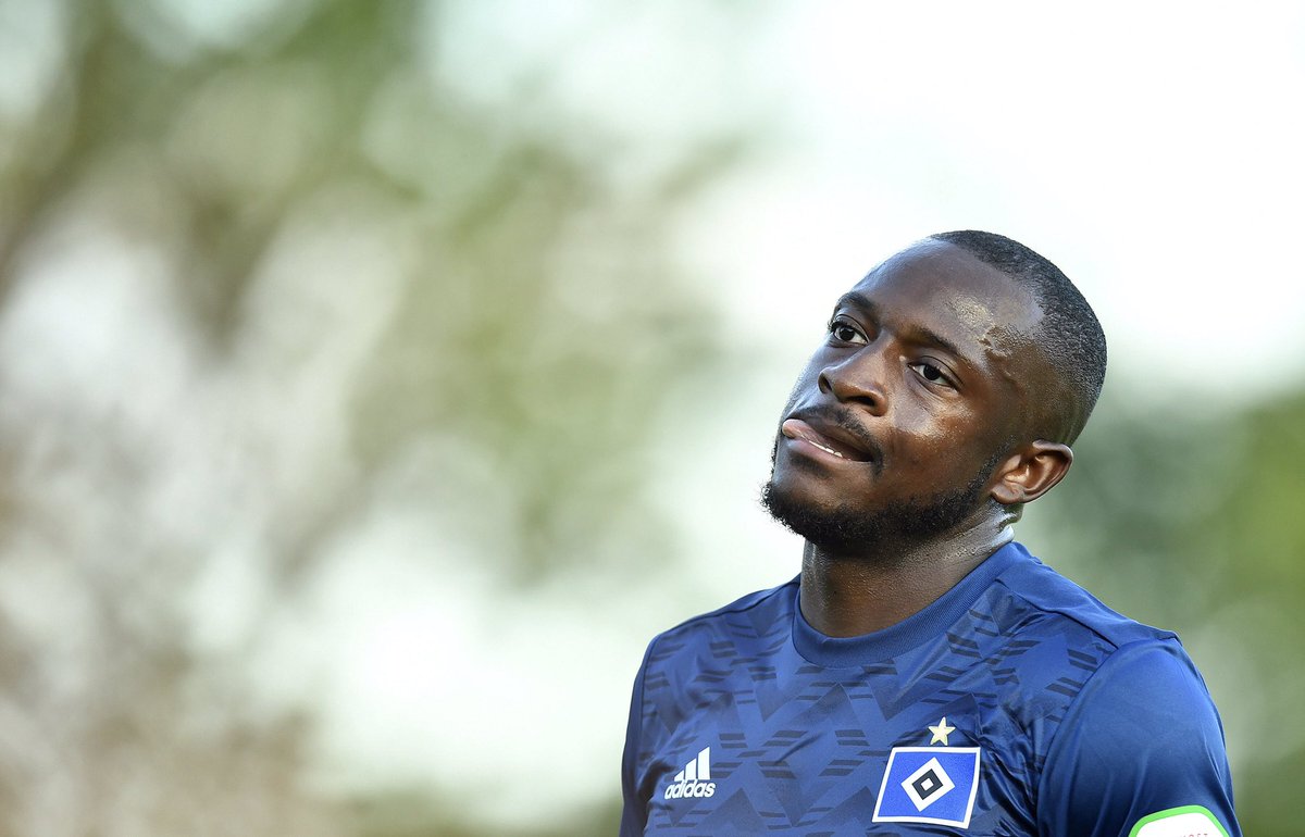 #Update: HSV-Neuzugang David #Kinsombi hat sich beim Testspiel gegen Buchholz 08 im rechten Oberschenkel einen Muskelfaseriss zugezogen 👎 Gute Besserung, David! #nurderHSV