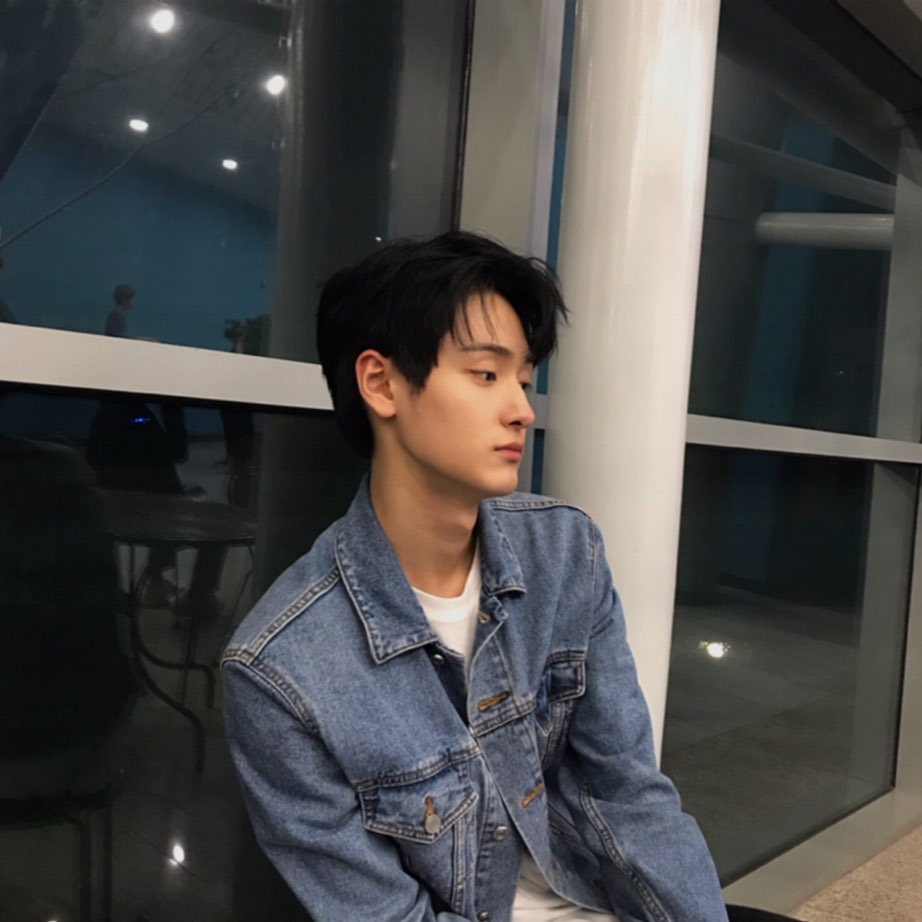 WOOJINTMI's tweet photo. 31. 이우진 오른쪽 얼굴은 잘생겼다. https://t.co/UzAjNZzcTz