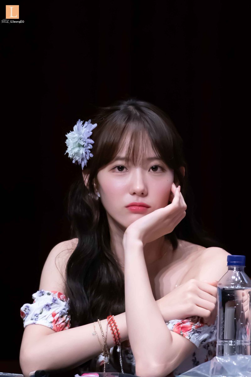 U_JeongEO's tweet photo. 190630 누리꿈스퀘어 팬사인회
#우주소녀 #WJSN 
#루다 #LUDA 
#부기업 #Boogie_Up
#For_the_Summer https://t.co/bIXr2yqrY7