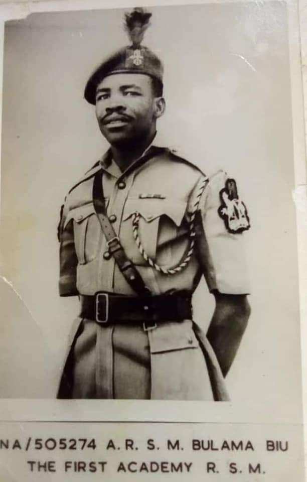khaleedkingk's tweet photo. Major Bulama Biu (1934-1998 ) The First Academy Regimental Sergeant Major
Maj Bulama Biu was born on the 15 March 1934 at Biu, now Borno State. After his formal Elementary School education, he went through the middle school education https://t.co/tVi7nBYhzb