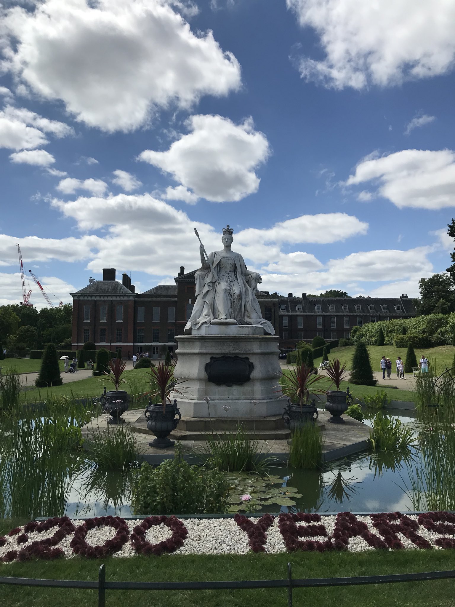 エルム 夏はいいなあ ロンドン ダイアナ妃 ケンジントン宮殿 ケンジントンパレス Sunkengarden Wildflowermeadow ヴィクトリア女王 T Co Cpa7fp6lai Twitter